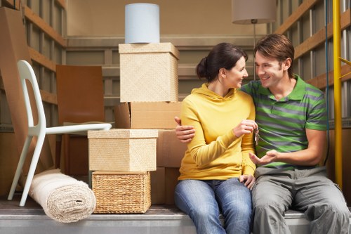 Organised mobile self storage for home and business use in Shadwell